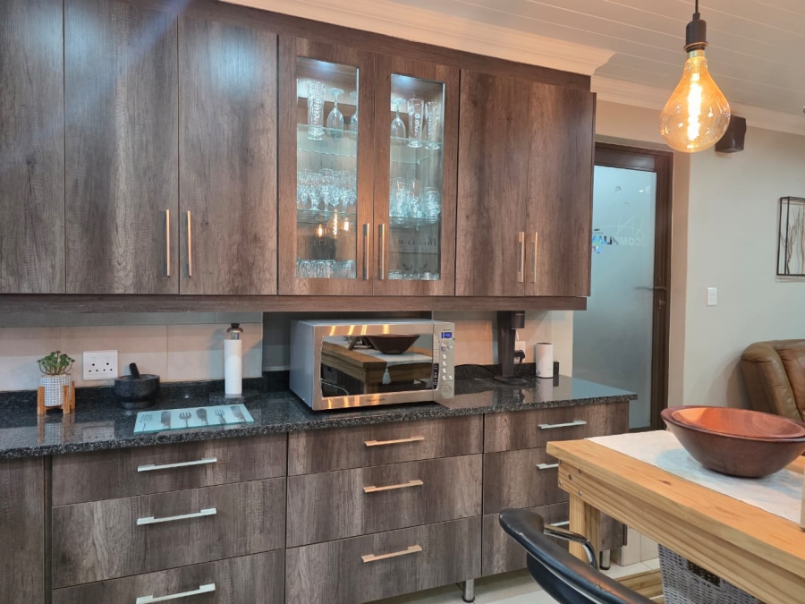 4 Bedroom Property for Sale in Geelhoutpark North West